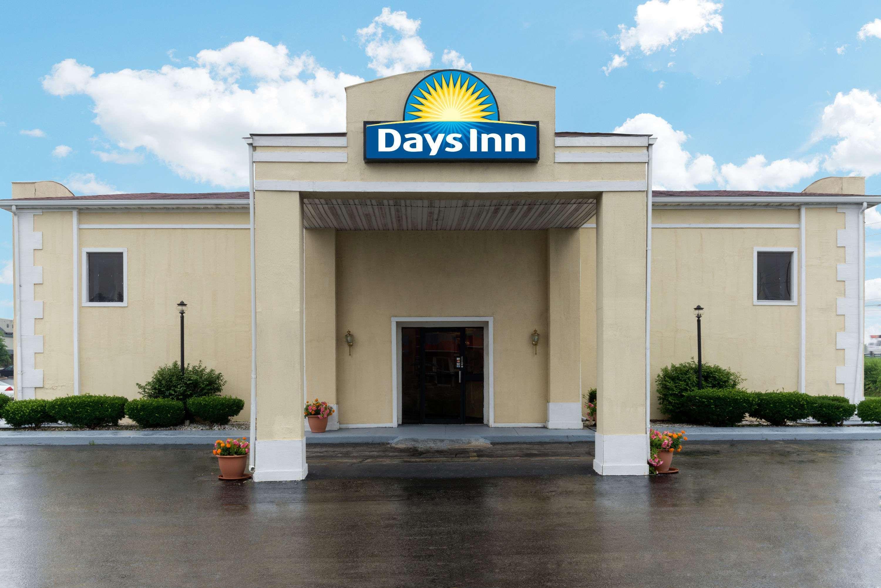Days Inn By Wyndham Indianapolis East Post Road Eksteriør billede