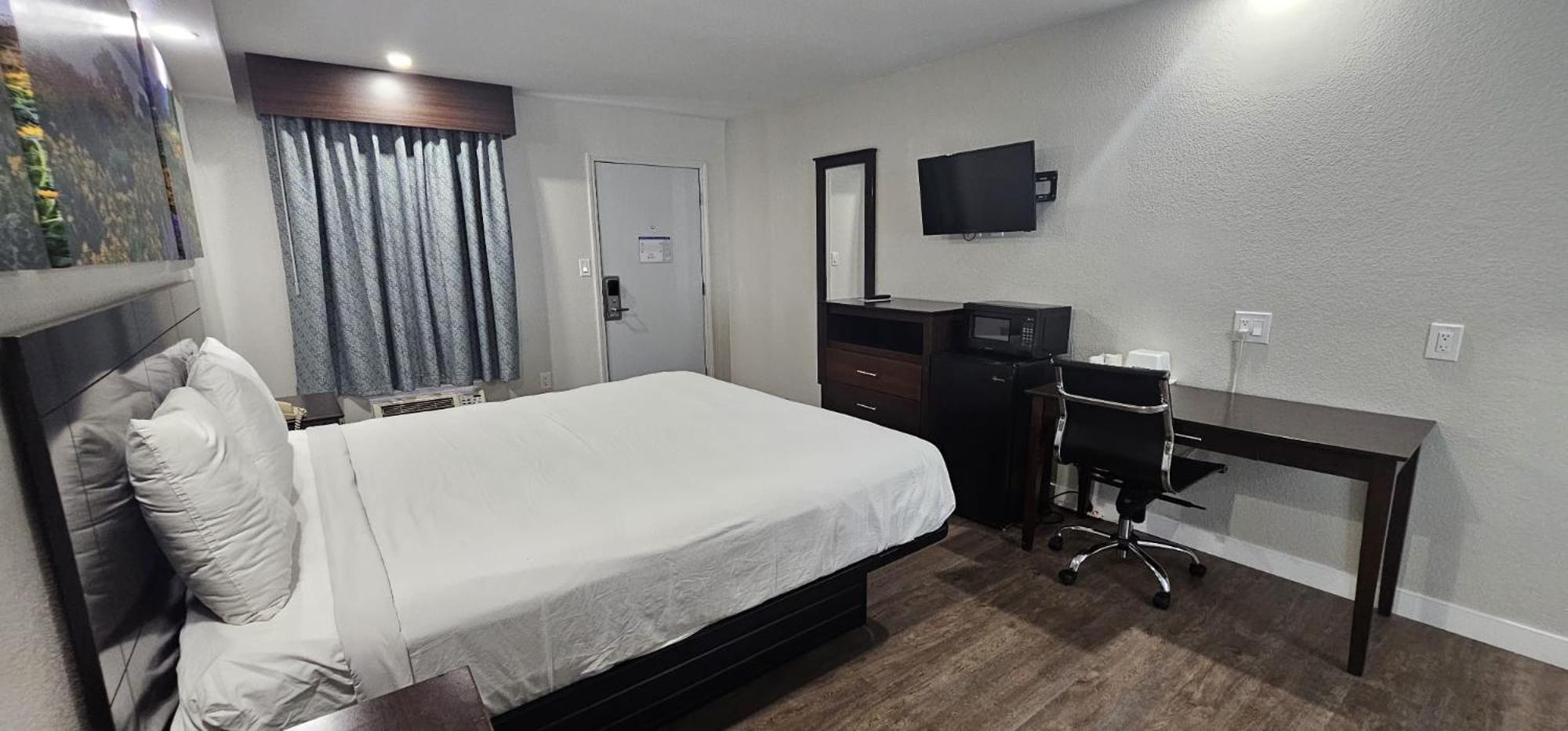 Days Inn By Wyndham Indianapolis East Post Road Eksteriør billede